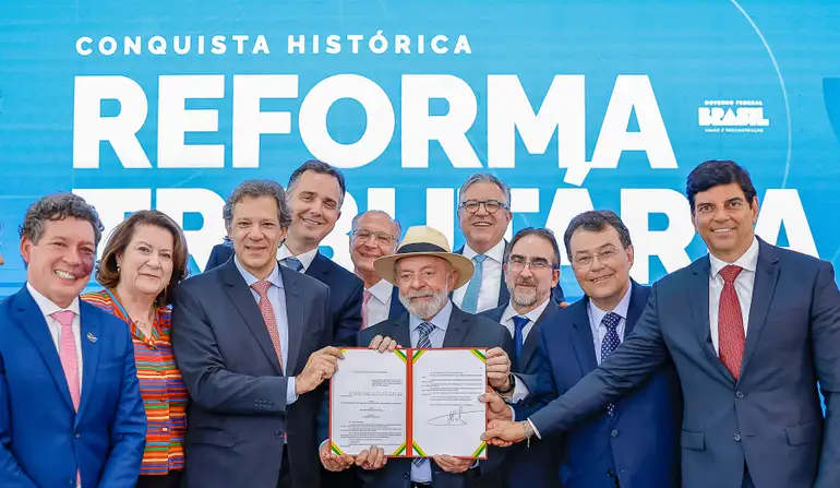 Lula sanciona regulamentação da reforma tributária sobre consumo