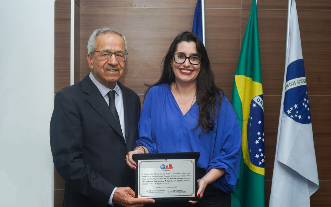Ivo Barboza é homenageado no II Congresso Contencioso Tributário em Debate
