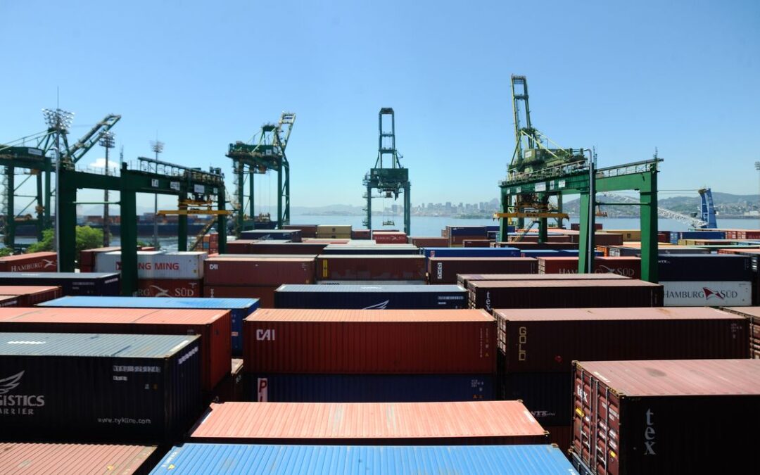 Brasil amplia incentivos fiscais para importação de insumos e equipamentos industriais